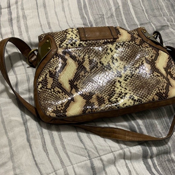 Jessica Simpson, snake print crossbody with metal detail. Excellent condition - Picture 3 of 4